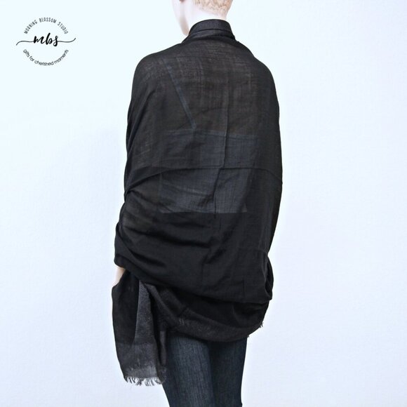 Marc Jacobs Colorblock Sheer Shimmer Fringe Black Silver Scarf Women One Size - Picture 7 of 11